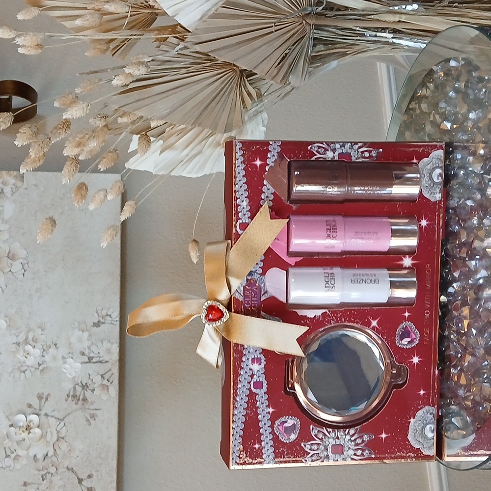 New Badgley Mischka Blush Makeup Trio Set With Compact Mirror Full Size - Picture 7 of 17
